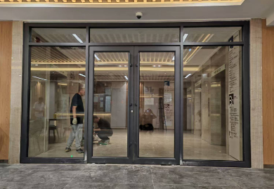 武威肯德基门由哪些配件组成？