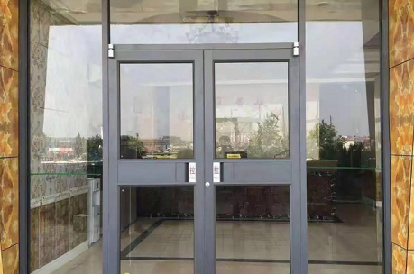 武威双玻肯德基门 | 中空钢化玻璃 | 隔音保温！